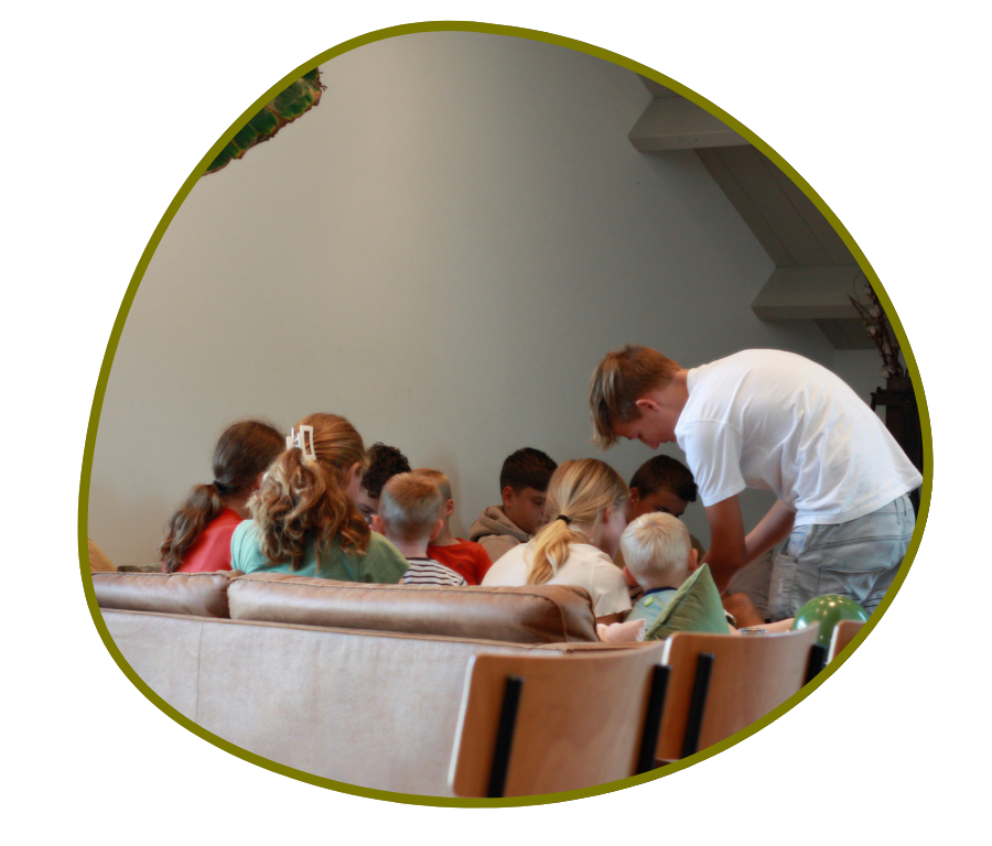 Blob met foto jongeren samenkomst
